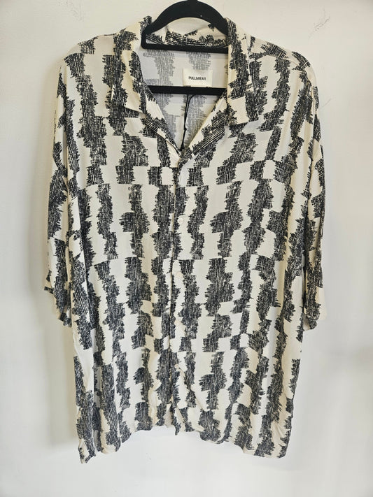 PULL & BEAR RAYON SHIRT CREAM BLACK STATIC SIZE XL