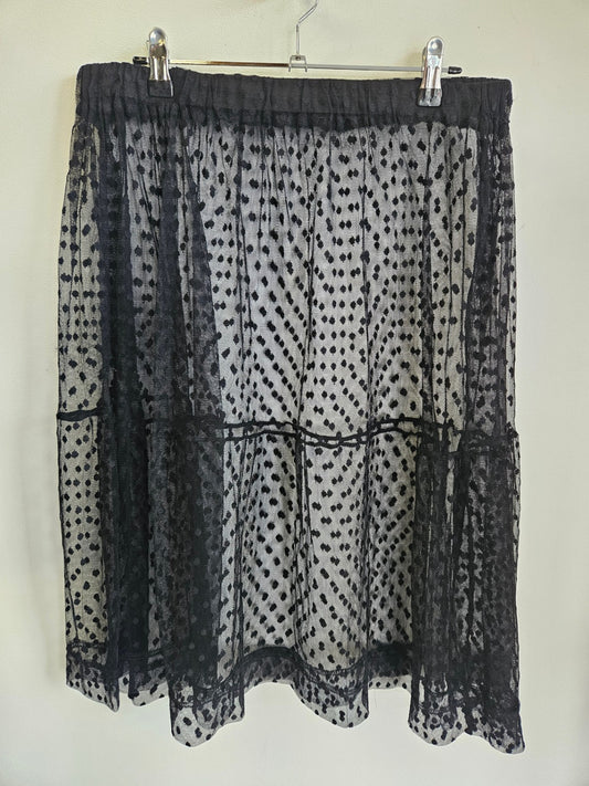 UNBRANDED MESH SKIRT BLACK SPOT SIZE M