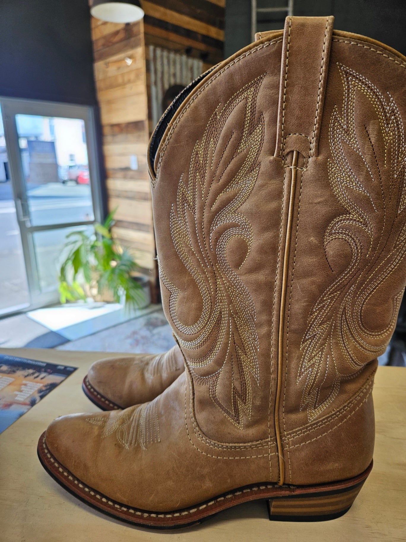 LAREDO LEATHER COWGIRL BOOTS TAN EMBROIDERED SIZE 6