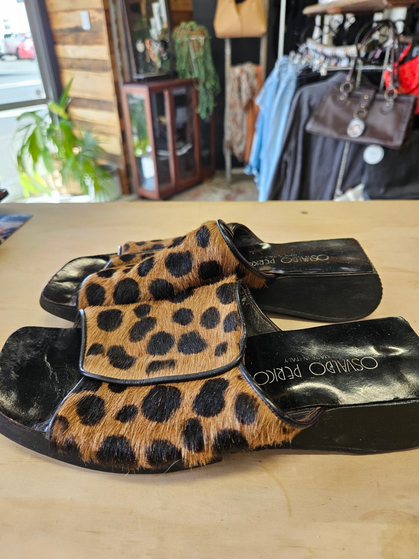 OSWALDO PERICOLI FUR FLAT SLIDES CHEETAH PRINT SIZE 38