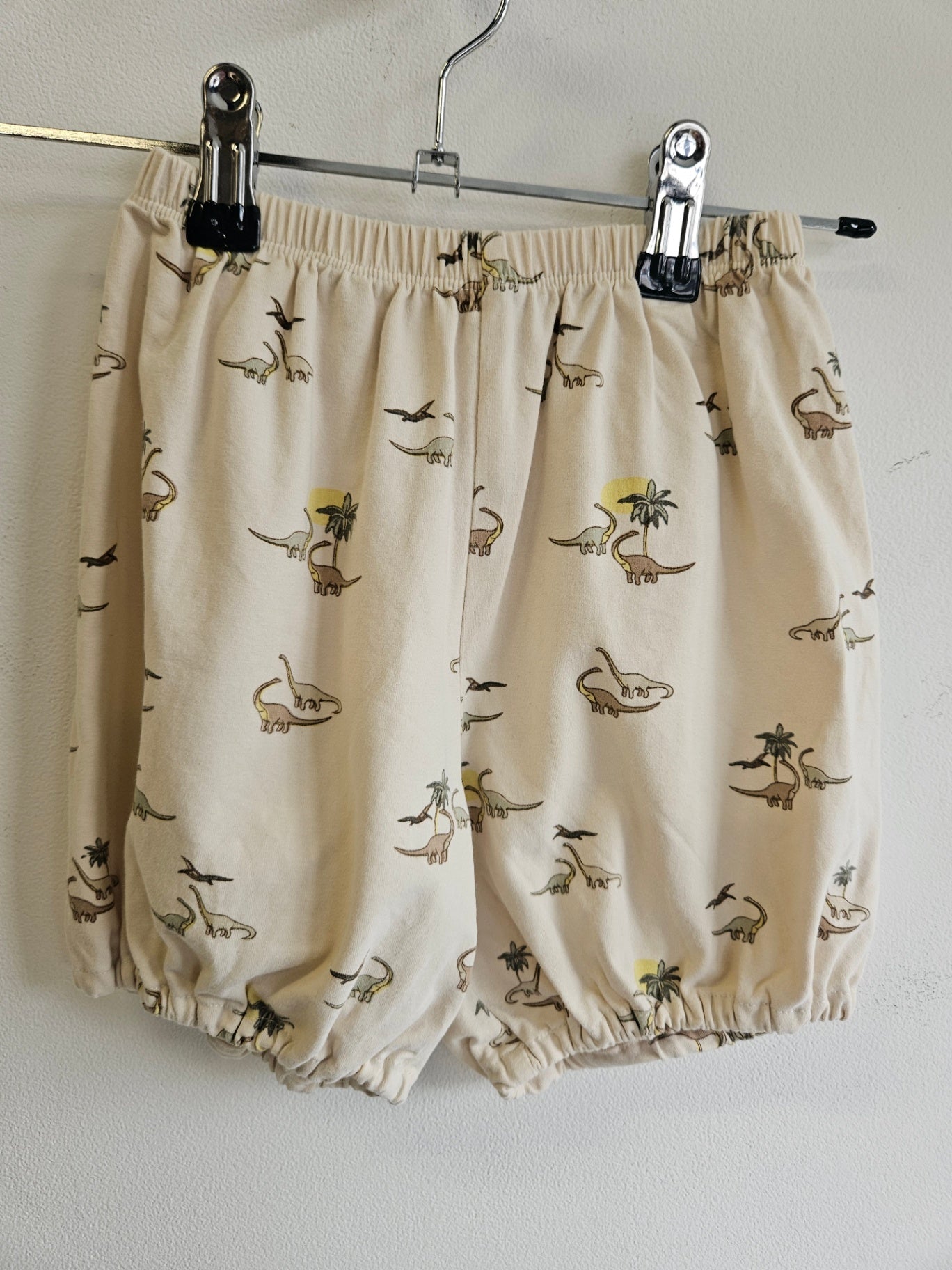 UNBRANDED COTTON SHORT SET CREAM DINO SIZE 4