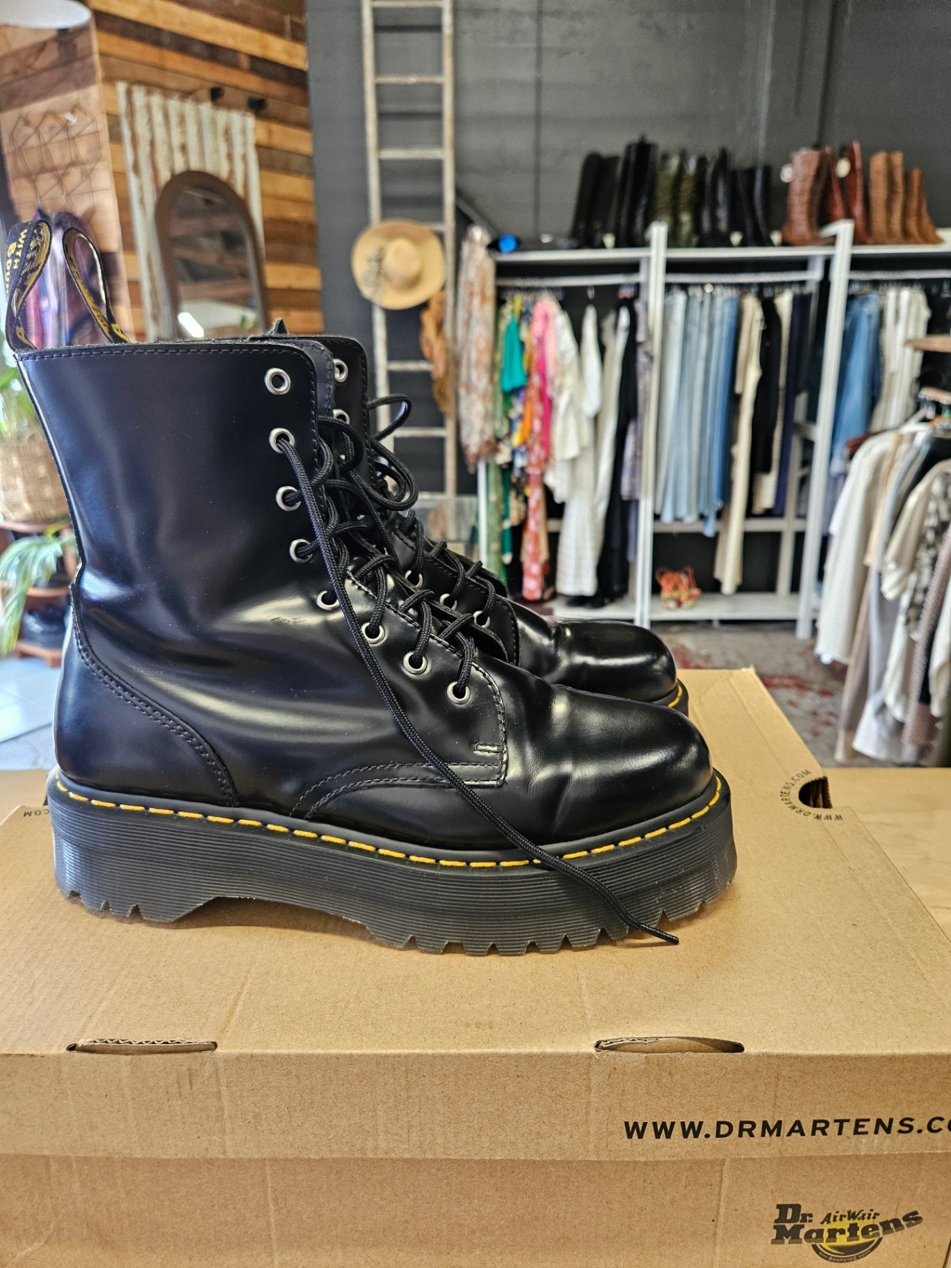 DR MARTENS PATENT LEATHER BOOTS BLACK SIZE 9UK