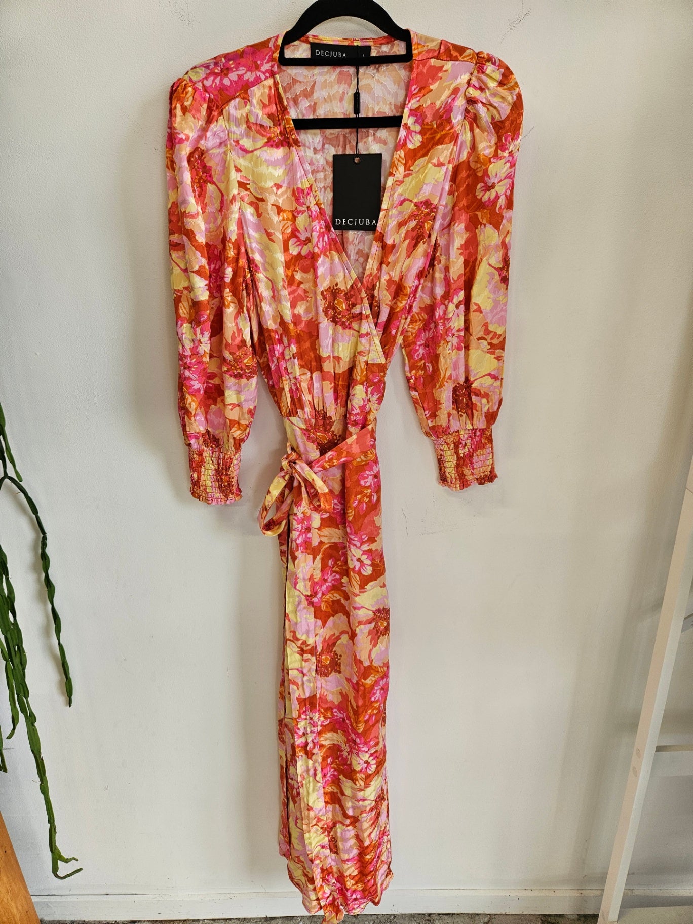 DECJUBA VISCOSE DUSTER BRIGHT PINK ORANGE FLORAL SIZE L