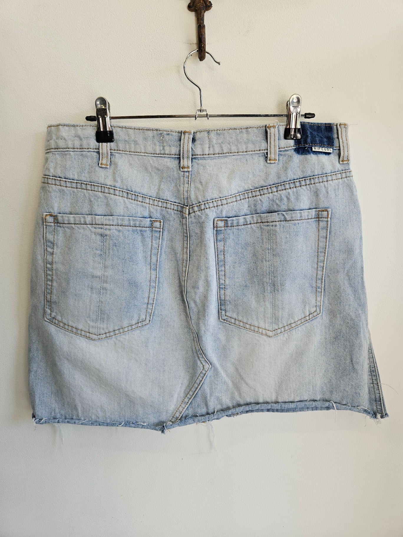 RIP CURL RIP CUR;L SKIRT LIGHT BLUE SIZE L