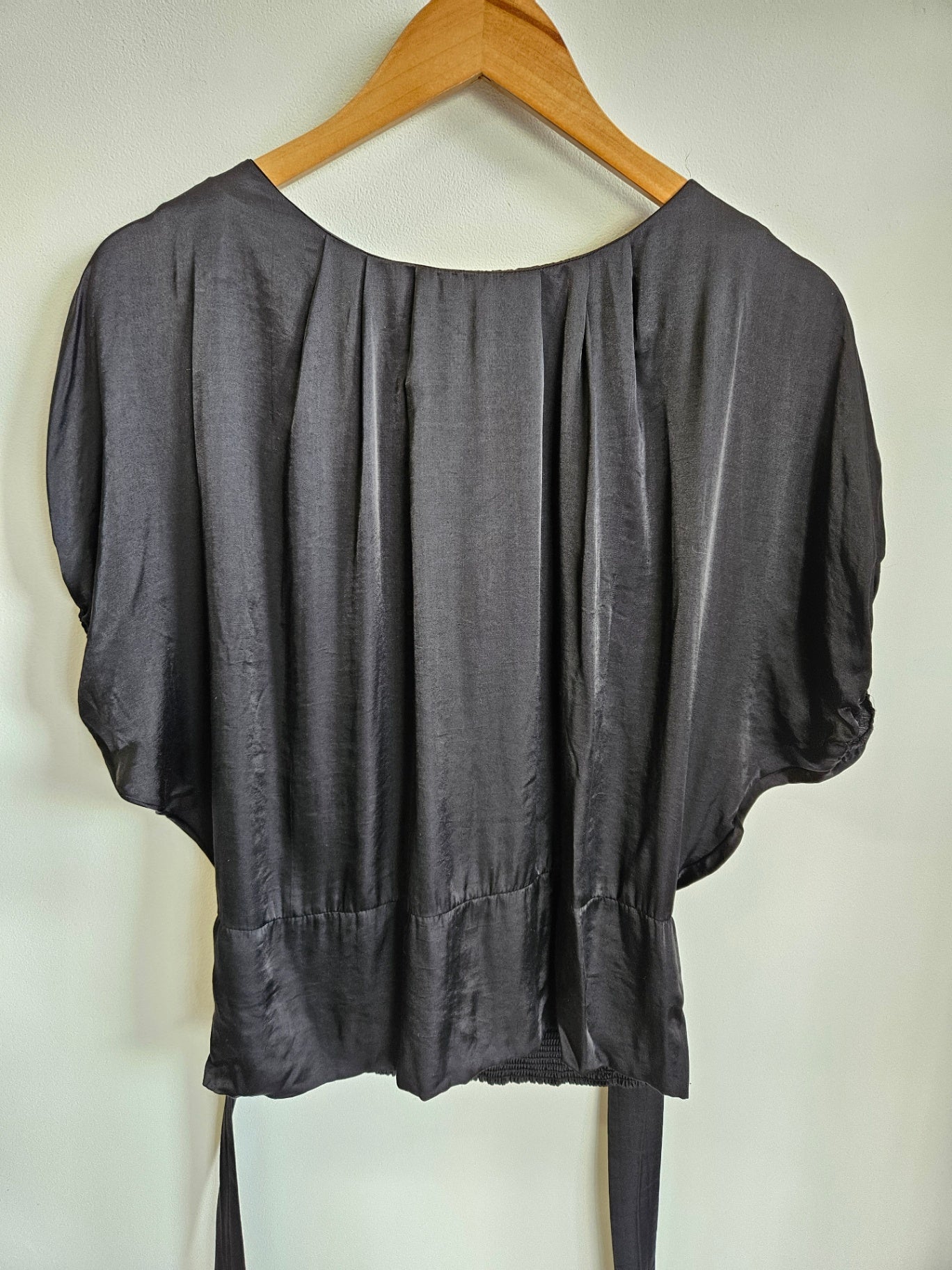 THE MODHOUSE SATIN SHORT SLEEVE TOP BLACK SIZE XL
