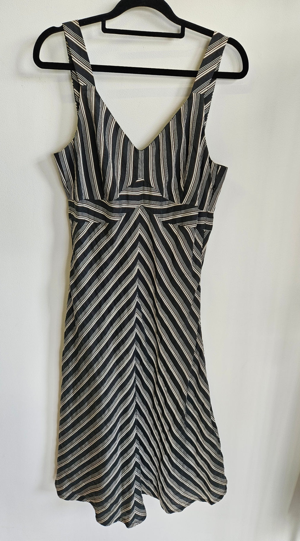 CAROLINE SILLS RAYON BLEND DRESS BLACK AND WHITE STRIPE SIZE 10