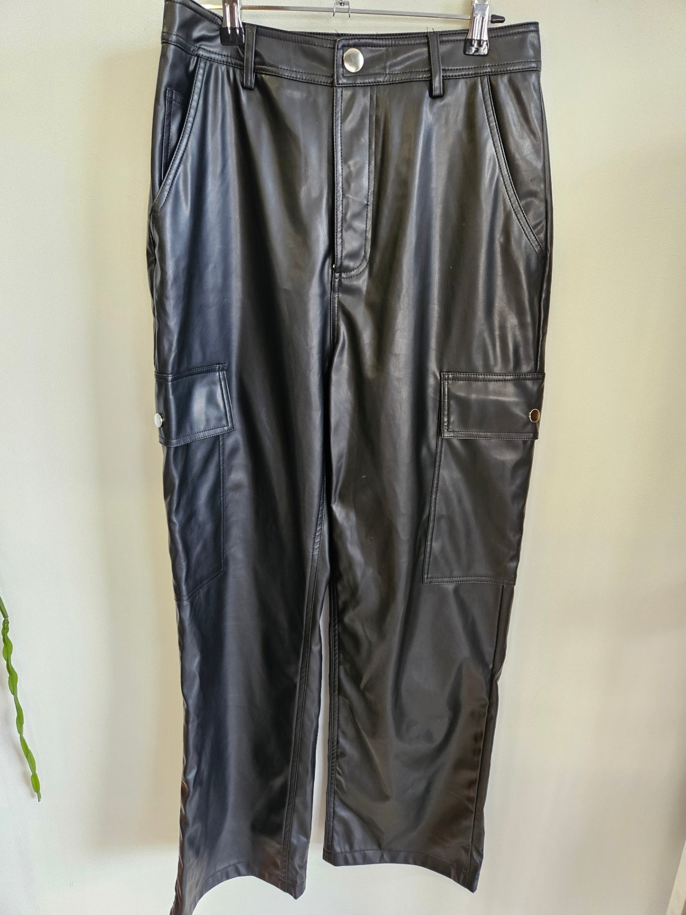SHOWPO LEATHERETTE CARGO PANTS BLACK SIZE 10