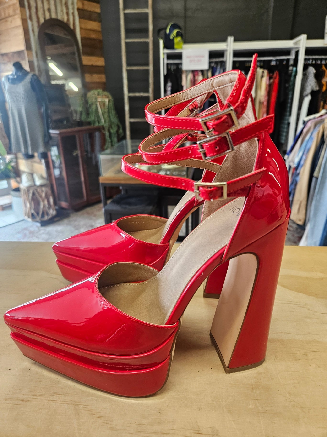 NOVO PATENT LEATHER PLATFORM HEELS RED SIZE 7