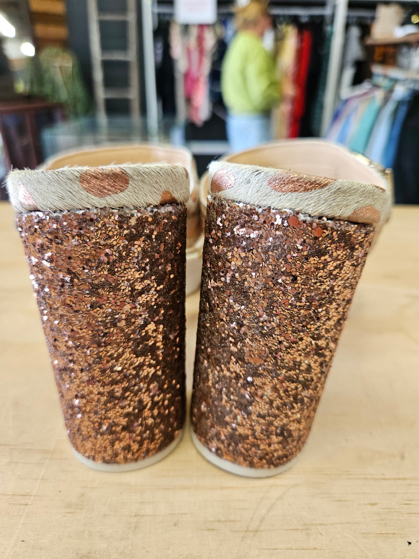 HEY MONDAY FAUX HYDE AND GLITTER HEELS CREAM METALLIC SIZE 37