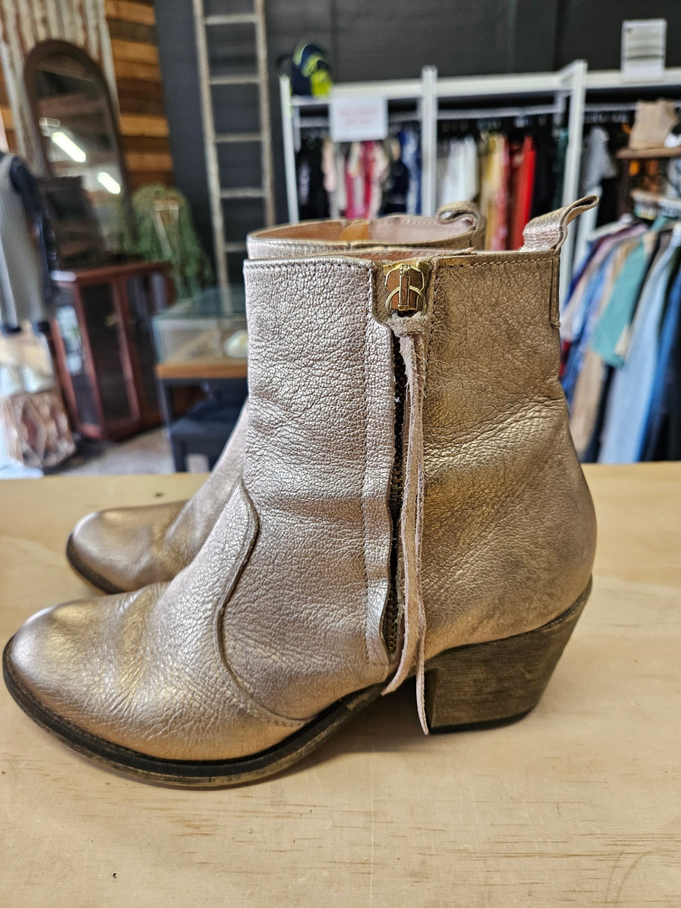 MI PIACI LEATHER BOOTS GOLD SIZE 40