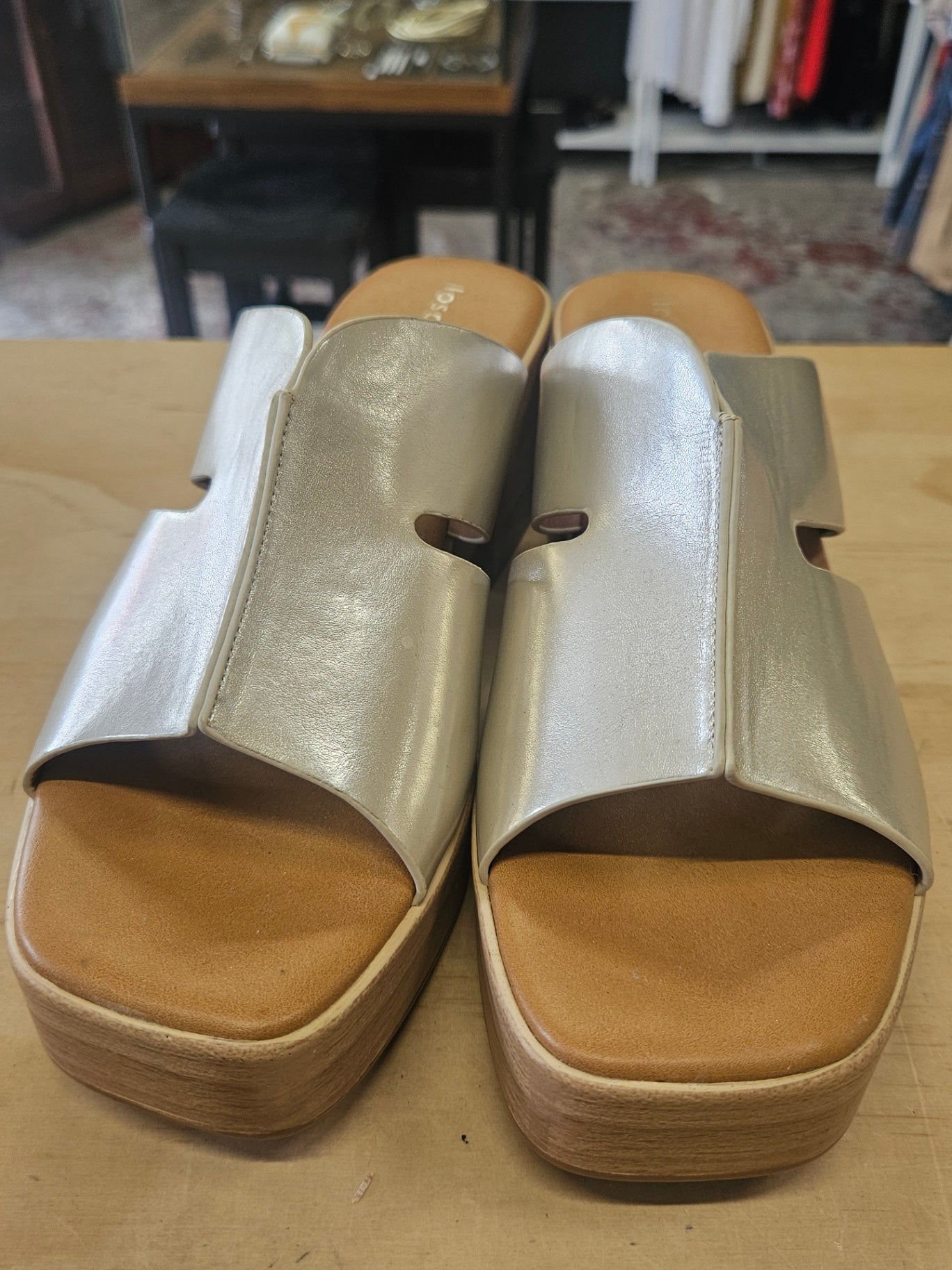 LOS CABOS FAUX LEATHER WOOD LOOK PLATFORM SLIDES GOLD SIZE 39
