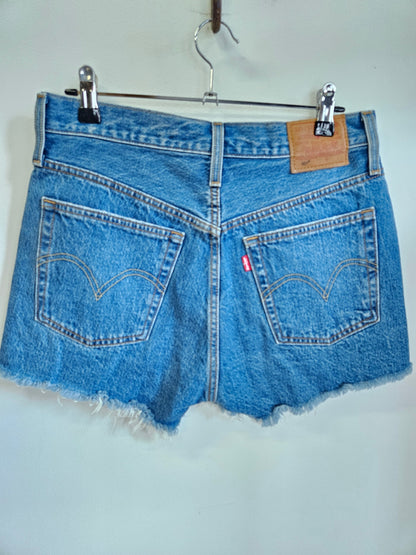 LEVIS 501 DENIM SHORTS MID BLUE SIZE 26