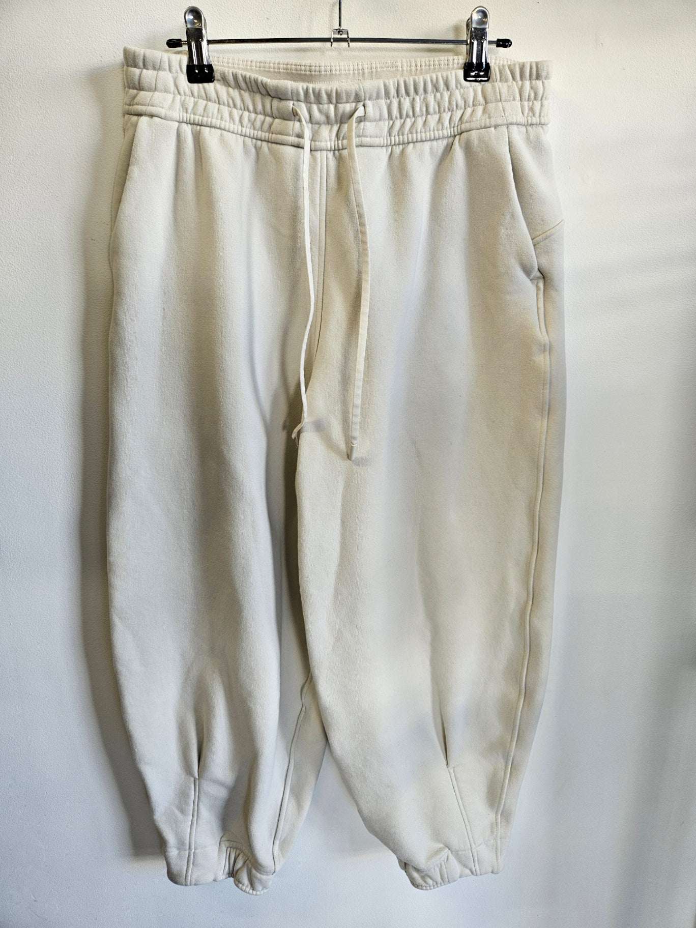 LULULEMON COTTON FLEECE LINED TRACKPANTS CREAM SIZE 8