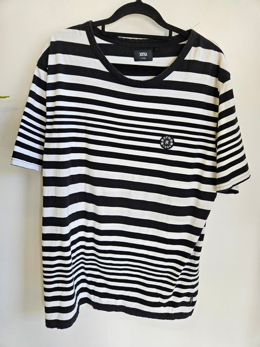 RPM COTTON T SHIRT BLACK AND WHITE STRIPE SIZE L