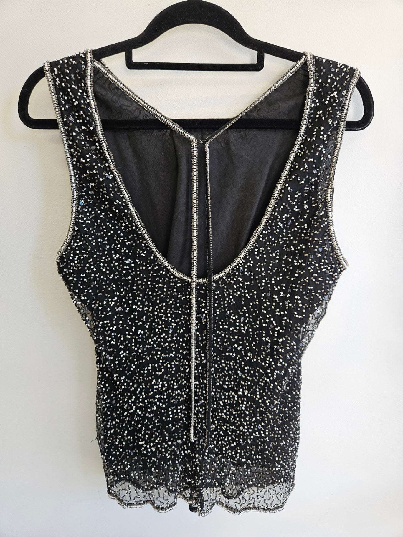 MR K SILK BEADED SLEEVELESS TOP BLACK WHITE SILVER SIZE M