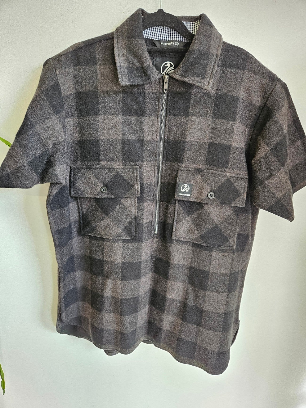 SWANDRI WOOL SHORT SLEEVE GREY BLACK CHECK SIZE M